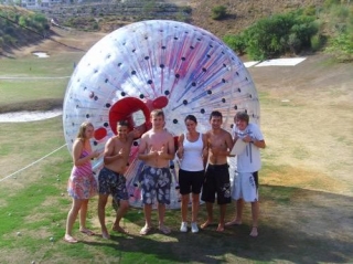  Enjoy zorbing 